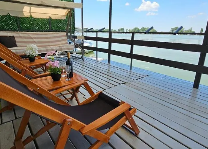 Splav Na Savi Ostruznica